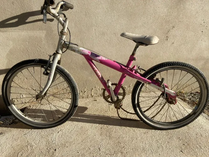 VENDO BICICLETA ARO 20 OU TROCO EM CELUAR