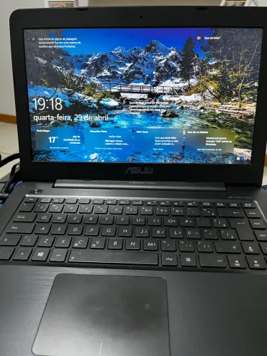 Notebook Asus I5 4gb ram SSD 240gb Bateria não carrega