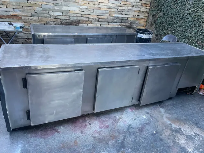 Balcão Refrigerado em Inox 3 Metros Sob Medida - 3 Portas - 220V -