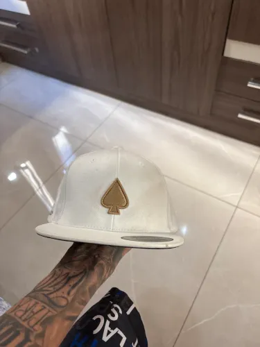 Boné MCD golden core branco 