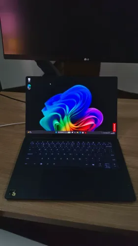 Lenovo Yoga Slim 7x Snapdragon X Elite | 16GB RAM | 512GB SSD | Tela OLED