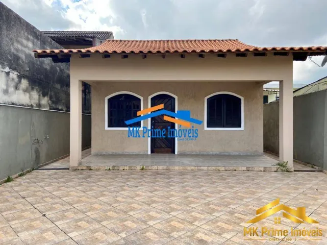 Casa Térrea c/ Quintal Gigante, 5 Vagas e Acessibilidade Completa!
