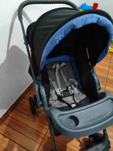 Carrinho de bebê Hércules menino em perfeito estado