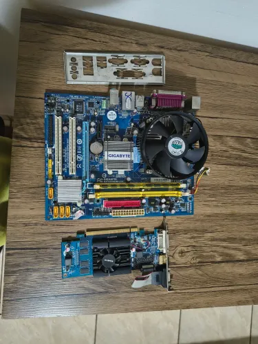 Kit Placa mãe LGA 775 Pentium E6700 2gb ram DDR2 + Placa de vídeo GT210