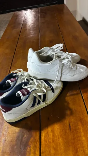 VENDO DOIS ADIDAS 43