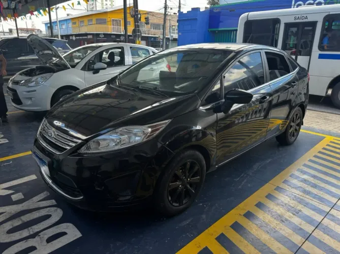 Ford Fiesta Sedan SE 1.6 16V Flex 4P 2011