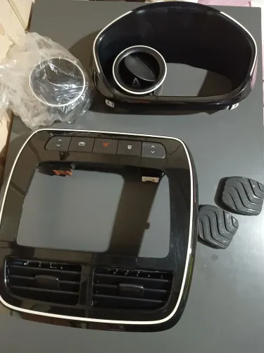 Moldura Painel Rádio Do Renault Kwid Completa foti