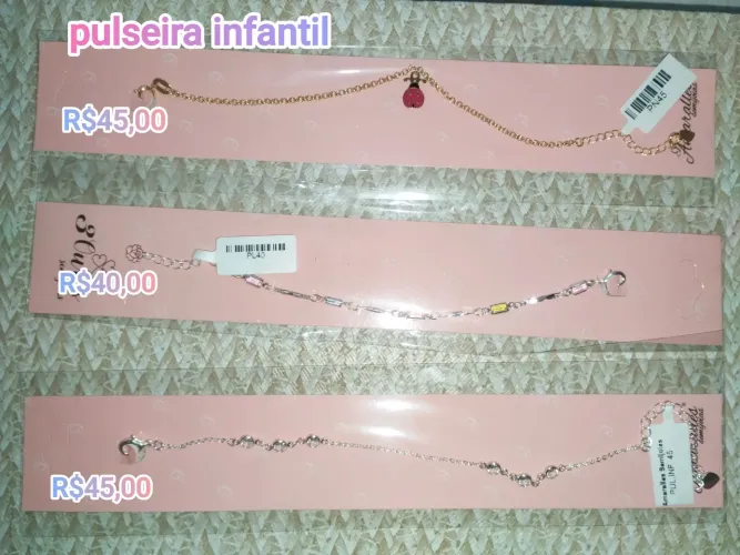 Pulseiras e tornozeleira 