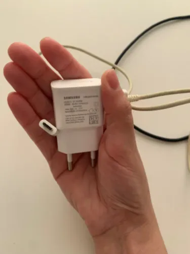 Carregador e cabo USB