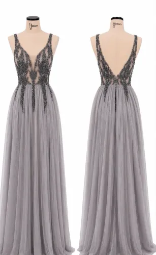 Vestido Cinza Brilhante com Pedrarias Bordadas à Mão | Delicado e Elegante