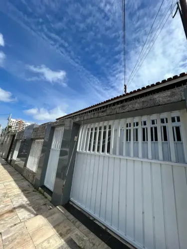 Casa à venda na Rua Jovêntina Alves, Bairro Salgado Filho