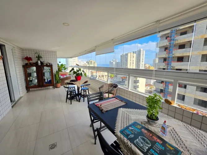 Apartamento à venda em Praia Grande no bairro Aviação com 2 dormitórios e lazer