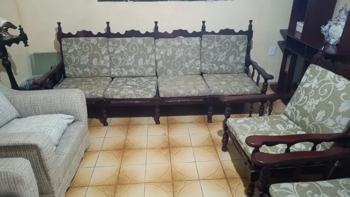 Vende-se sala de estar colonial