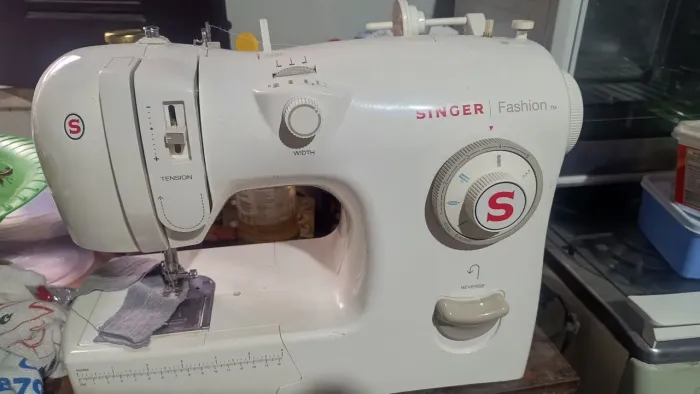 Máquina Singer Fashion "zigzag"