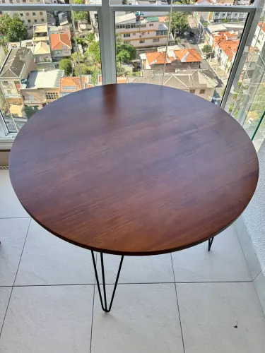 Mesa de jantar Tok&Stok redonda em madeira 1m