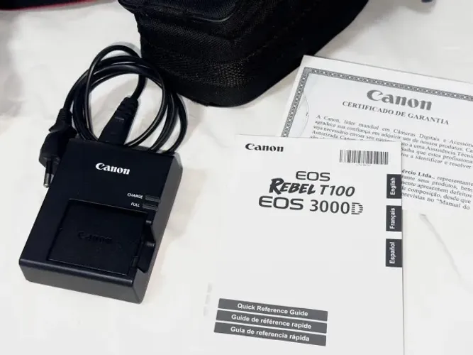 CAMERA CANON T100 VENDO R$ 1.800,00.