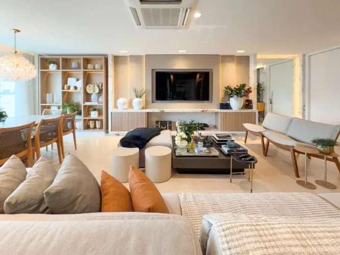 Apartamento à venda em Maringá, Zona 07, com 4 suítes, com 241.04 m², Maison Infinity