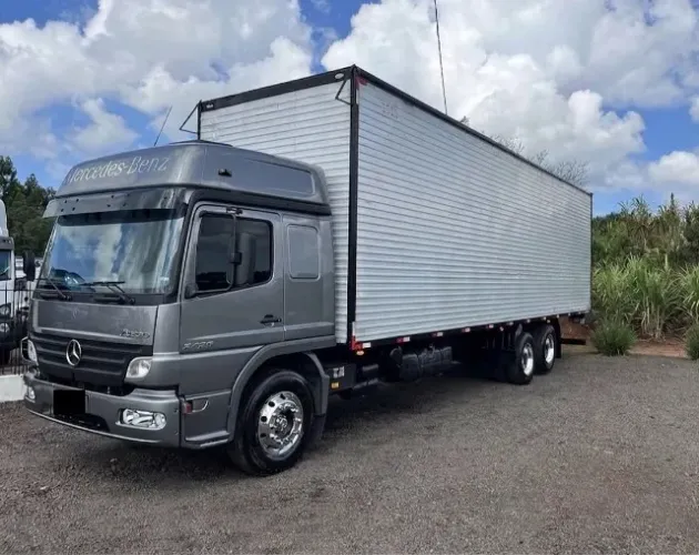 atego 2425 6x2 ano 2011 baú 11m
