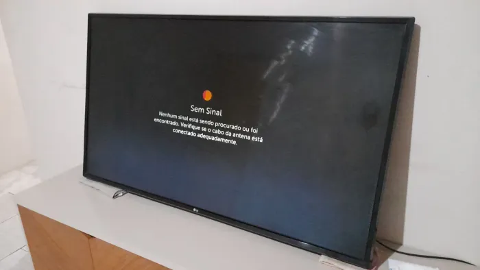 Vende-se TV LG 49 polegadas