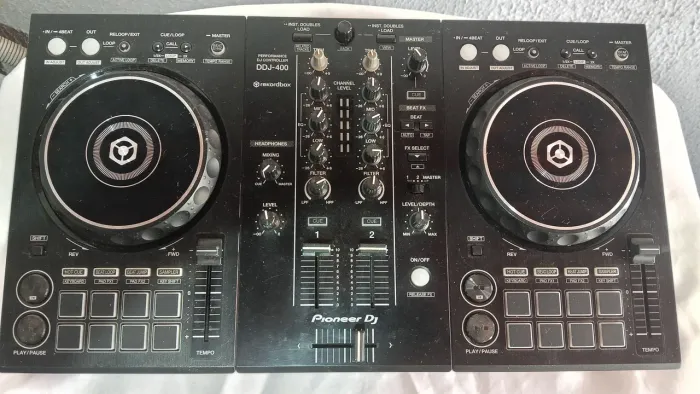Controladora DJ PIONNER DDJ-400