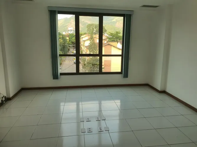 Sala Comercial com Ar-Condicionado e Vaga 