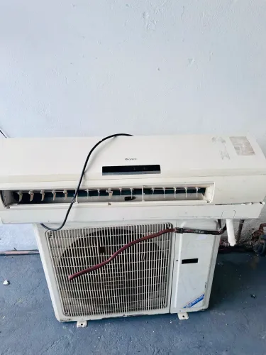 Vendo Ar-Condicionado 25.000 BTUs: Potência e Conforto em um Só Aparelho