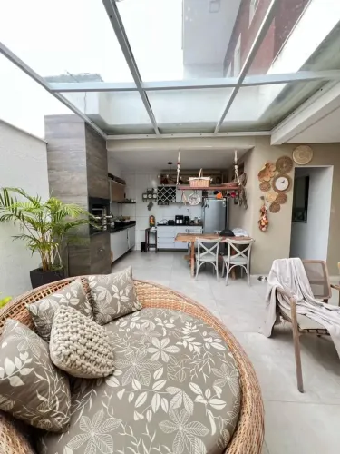 Vendo casa em condomínio fechado no Araçagy, fino acabamento, área gourmet privativa.