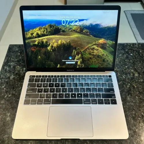 MACBOOK AIR 13" I5 - 2018 - EXCELENTE ESTADO