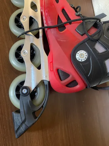 Patins modelo Rollerblade RB-10, um clássico patins inline urbano de alta performance