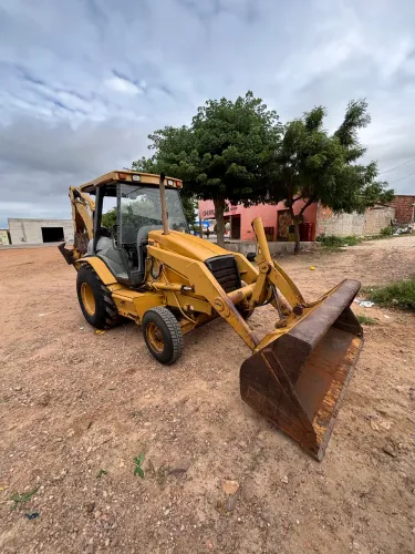Retroescavadeira Caterpillar 416D 2001 CAT 416D Revisada e Pronta para Trabalho