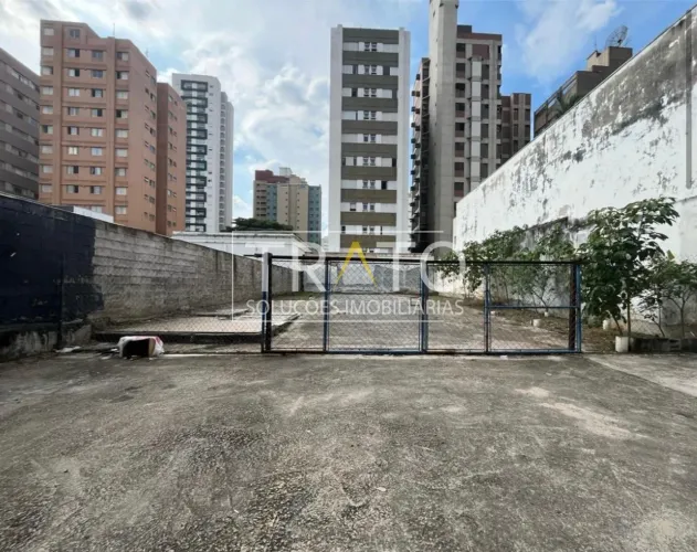Terreno comercial para locação no Cambuí de 429 metros todo murado e com portão
