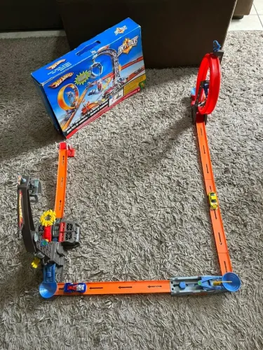 Pista Hot Wheels Trick Tracks - Tri Acrobática Semi Nova