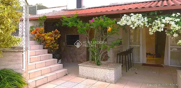 Imóvel para venda tem 501 metros quadrados com 4 quartos em Pantanal - Florianópolis - SC