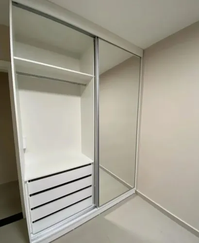 Roupeiro Com Duas Portas Espelhadas