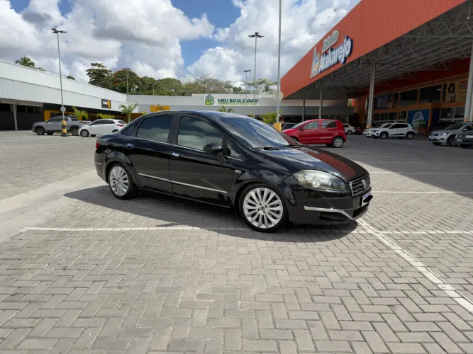 Fiat Linea Essence 1.8 Flex 16V 4P 2015