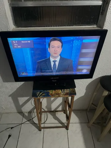 Televisão ótima para quem tá começando a vida