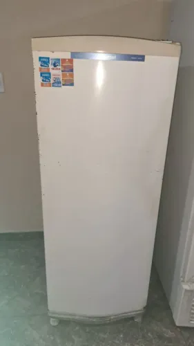 Geladeira gelado bem