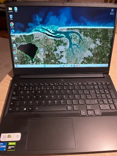 Lenovo IdeaPad Gaming 3 15IHU6