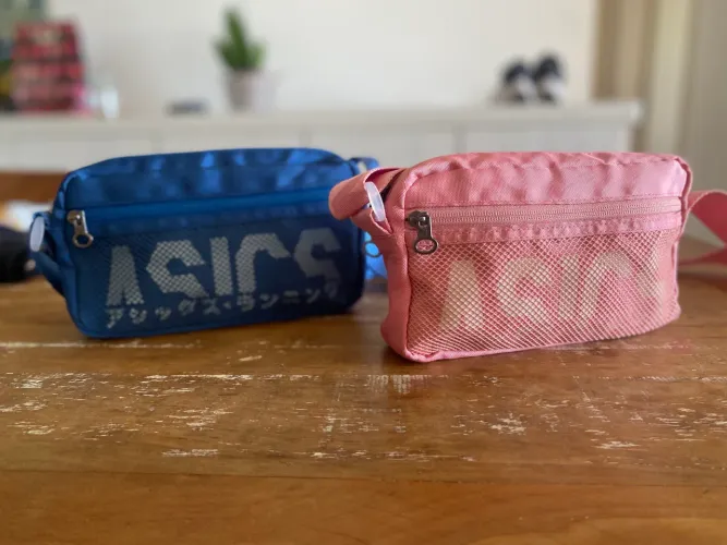 2 bolsas Asics tiracolo feminina esportiva