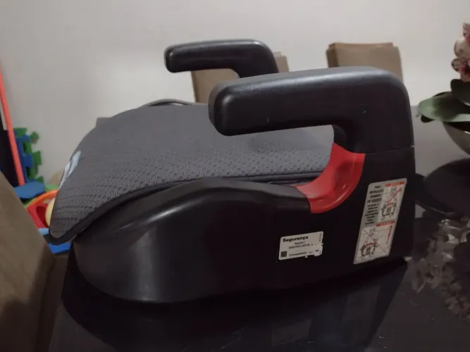 Assento de elevação de crianças para carros