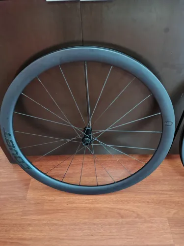 Par de rodas de carbono a disco 1250g o par