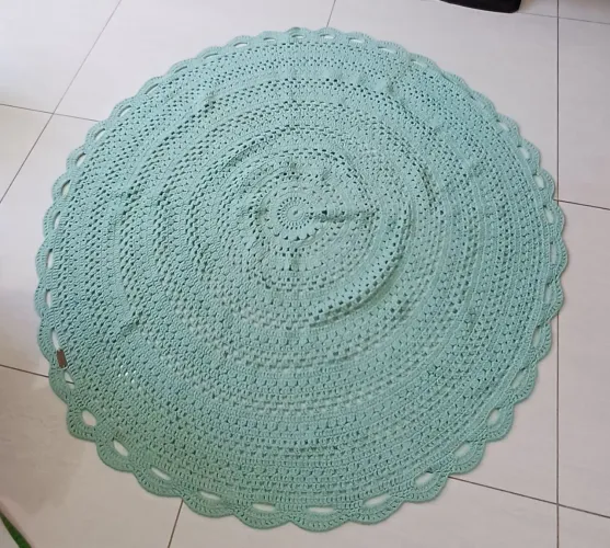 Tapete de crochê circular. 124cm. Leia a descrição