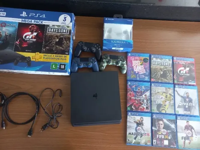 PlayStation 4 Slim 1TB + 3 controles + 10 jogos + cabos originais. EXTREMAMENTE CONSERVADO