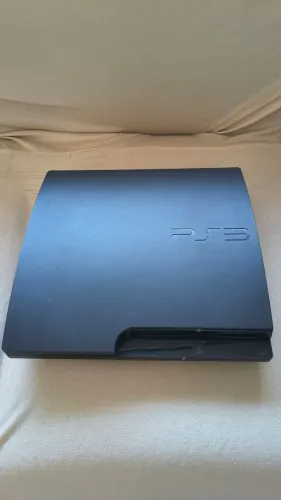 PlayStation 3 Slim com defeito.