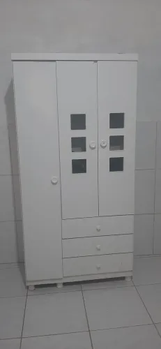 Guarda roupa infantil bem conservado
