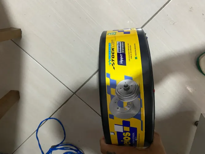 Pastilha de freio dianteira e disco de roda 