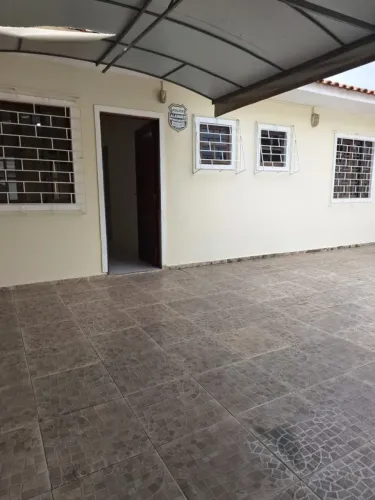 Casa para Locação em Curitiba, Cajuru, 3 dormitórios, 2 banheiros, 1 vaga
