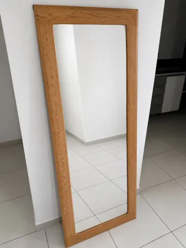 Espelho com moldura em madeira - 63 x 160