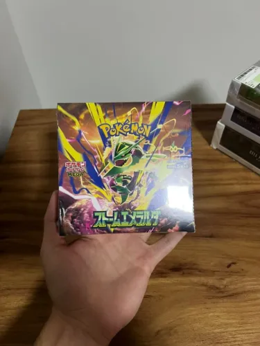 Booster Box Storm Emeralda M6 Pokémon - Lacrada