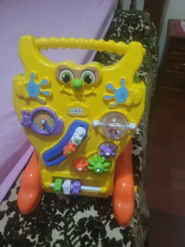 Andador de empurrar infantil